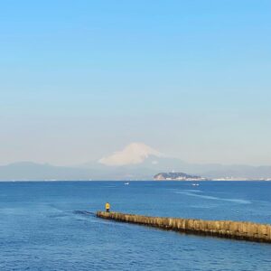 逗子海岸から見る富士山
