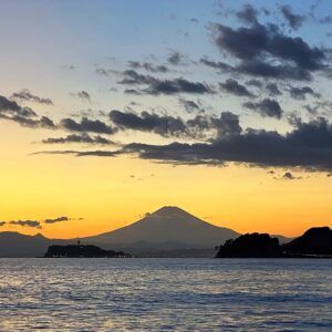 逗子マリーナから見る夕景の富士山