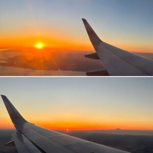 飛行機から富士山と夕陽